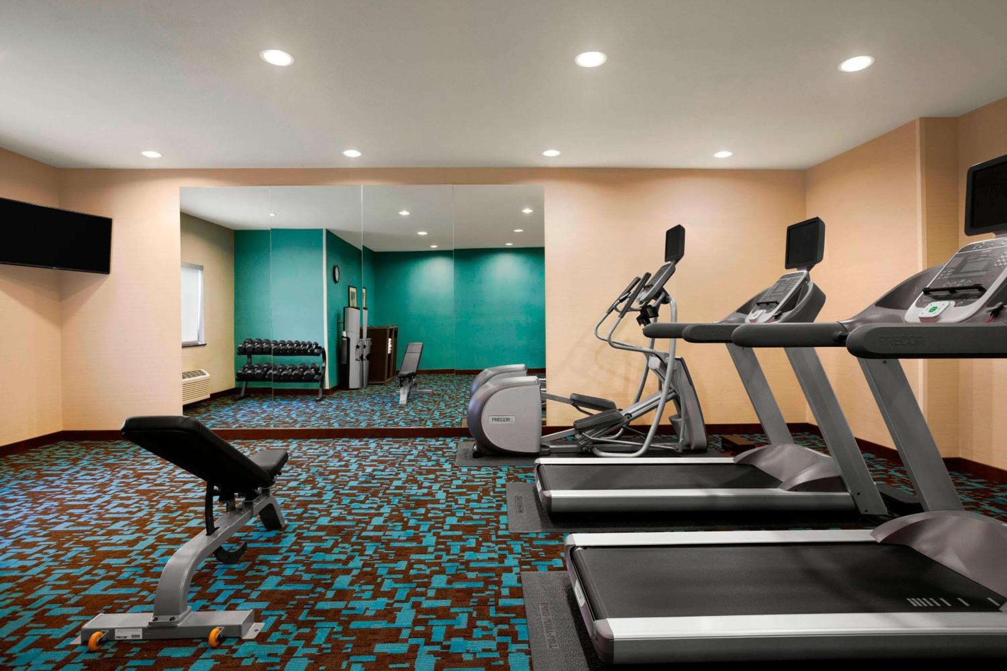 Fairfield Inn & Suites Lansing West Delta Center Township Bagian luar foto