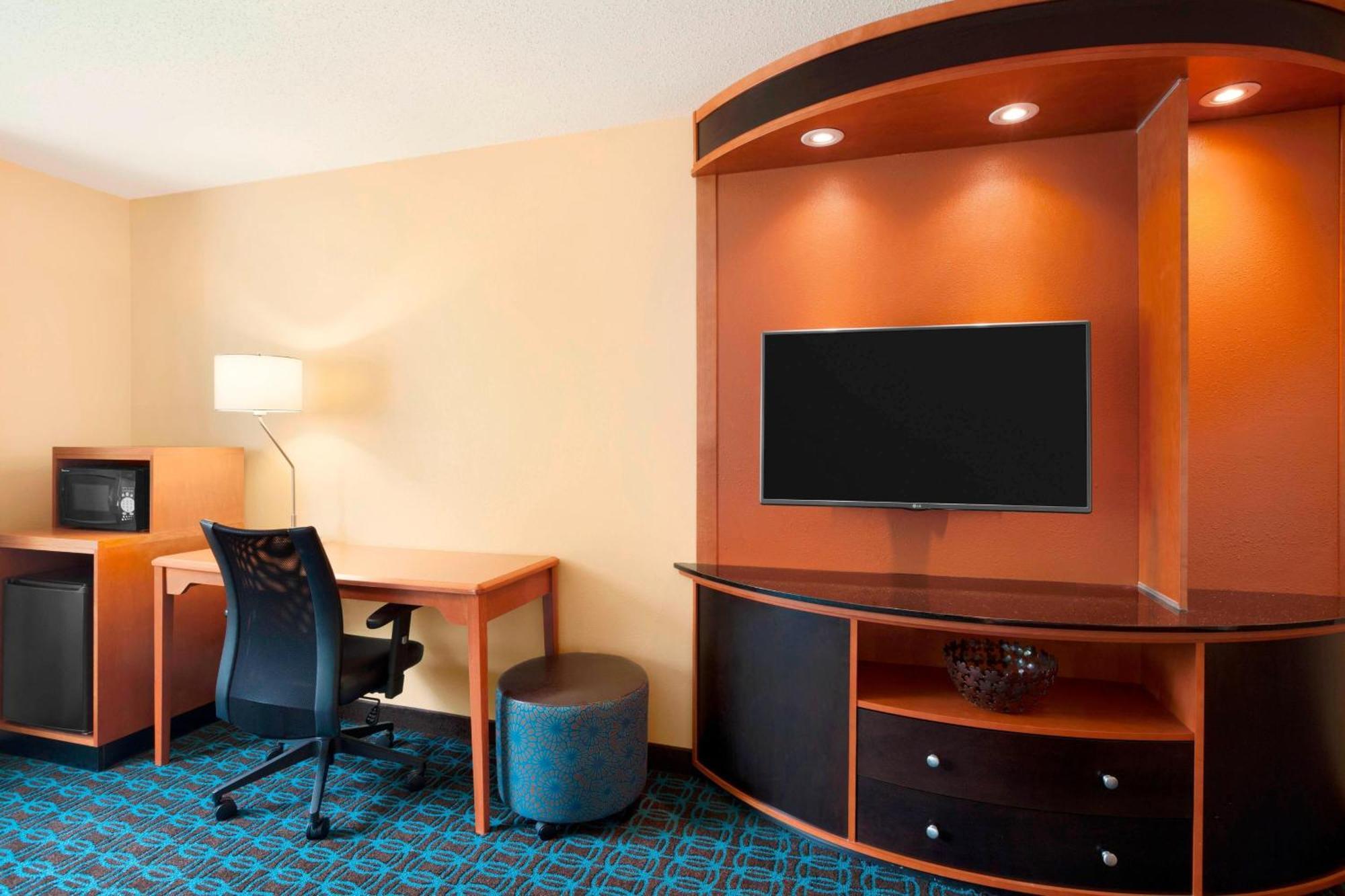 Fairfield Inn & Suites Lansing West Delta Center Township Bagian luar foto