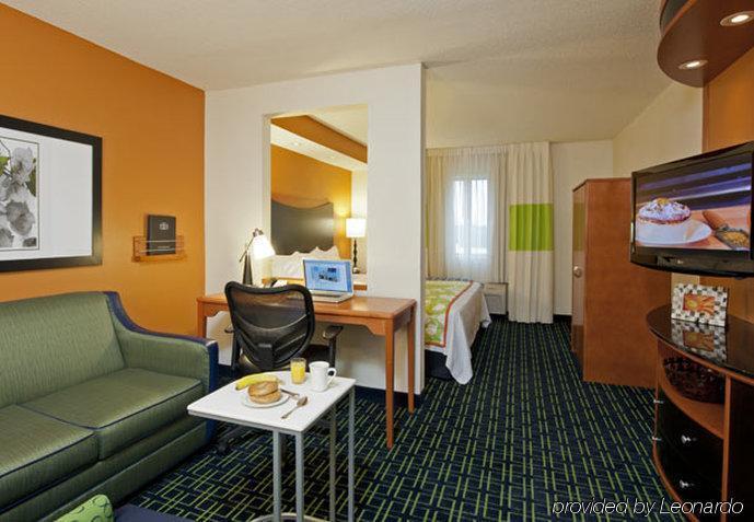 Fairfield Inn & Suites Lansing West Delta Center Township Ruang foto
