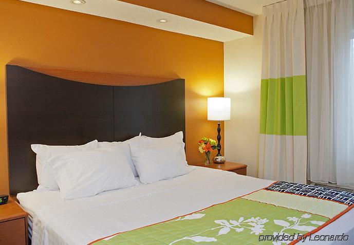 Fairfield Inn & Suites Lansing West Delta Center Township Ruang foto
