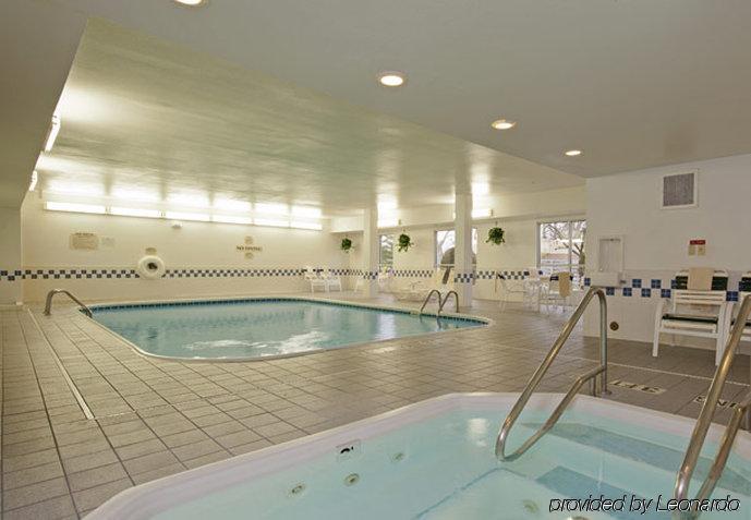 Fairfield Inn & Suites Lansing West Delta Center Township Bagian luar foto