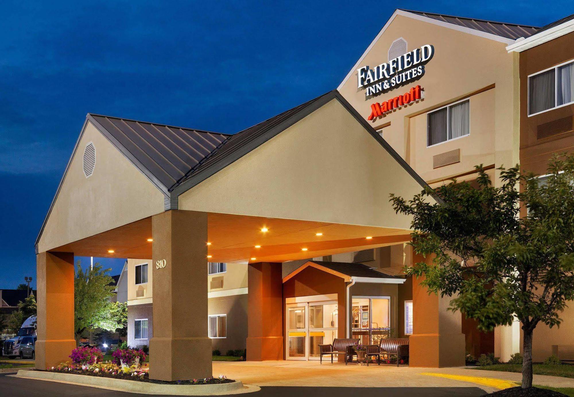 Fairfield Inn & Suites Lansing West Delta Center Township Bagian luar foto